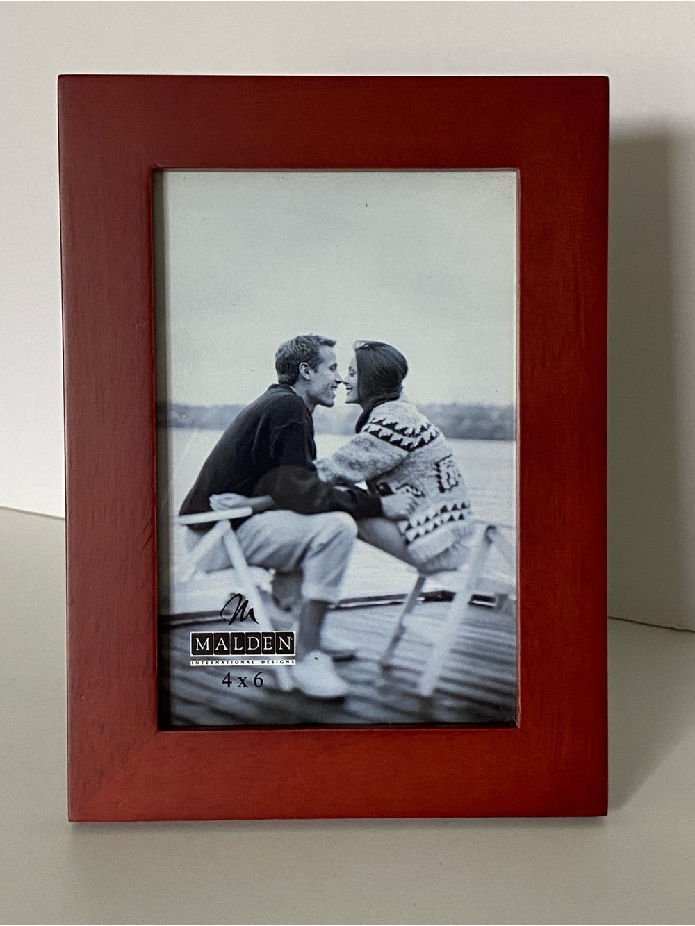 Malden Frame 4 X 6"  Cherry Mahogany Wood Red Excellent used conditions